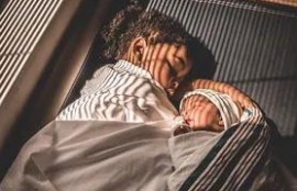 睡前给儿童读故事影响睡眠吗？