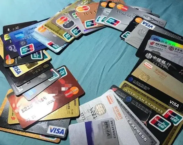 信用卡被冻结了，被通知列入黑名单怎么办？